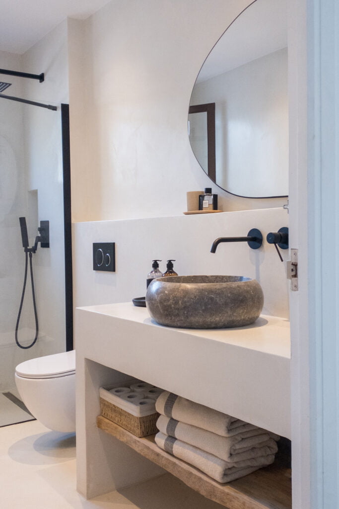 Realisatie minimalistische badkamer