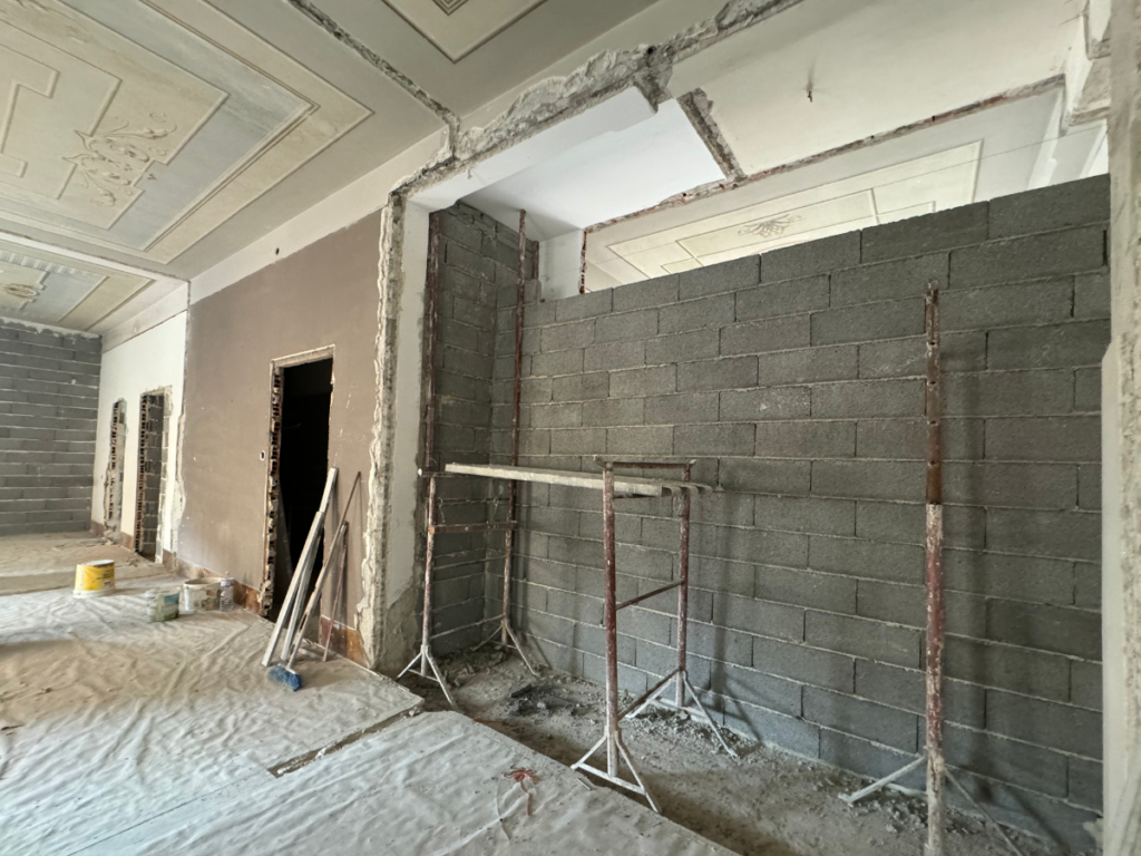Ruwbouw situatie historische woning met nieuwe verdeling